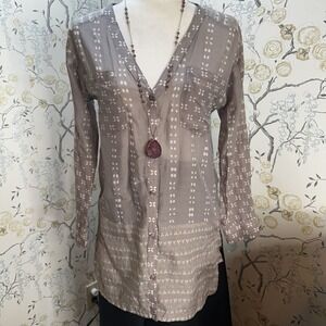 Athleta Tunic Sz XXS‎ Long Sleeves V-Neck Geometric Sheer Lightweight Gray